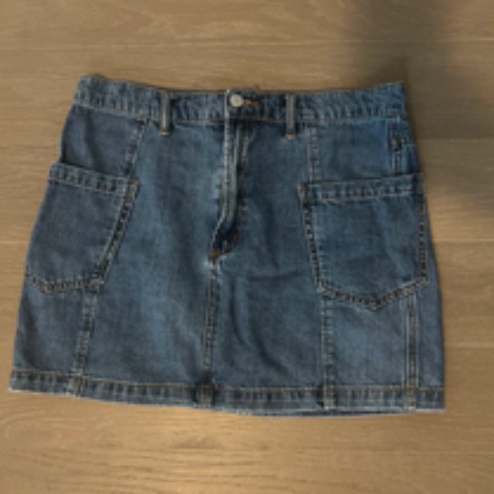 Urban Outfitters Denim Skirt - Size Large